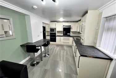 6 bed house, Quinton Road, Harborne, Birmingham, B170PY - Image 1